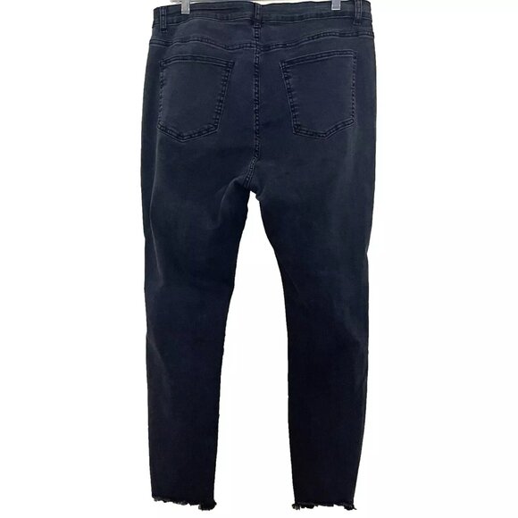 Judy Blue Skinny Fit Button Fly Distressed Jeans 16W Stretch Denim Raw Hem - Picture 3 of 9